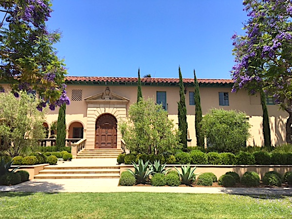 Mansions in Beverly Hills Reflect the Spanish Colonial Style